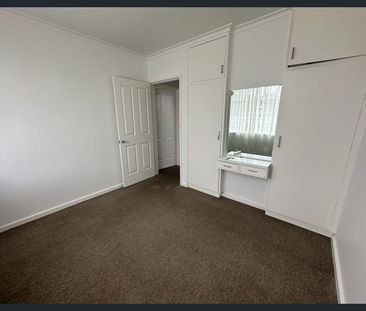 SPACIOUS APARTMENT IN FANTASTIC LOCATION! - Photo 5