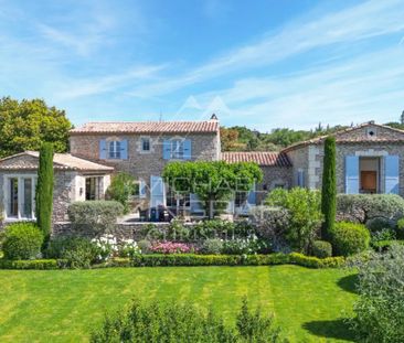 Gordes - Superbe maison en pierres proche du village - Photo 1