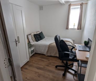 5 bedroom terraced house to rent - Photo 3
