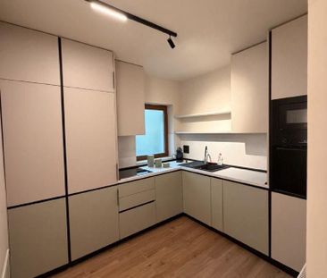 Apartament LUX de inchiriat 3 camere gradina Sibiu Trei Stejari - Photo 2