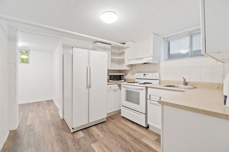 For Lease - 33 St John's Road Unit# Basement, Toronto, Ontario - Photo 3