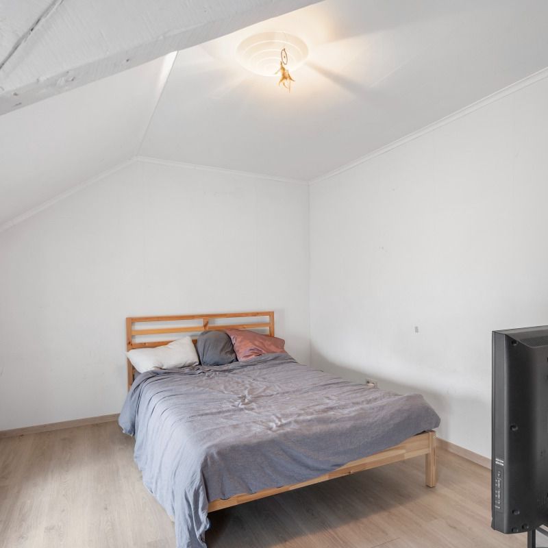 Ruime, recent gerenoveerde gezinswoning op rustige locatie - Photo 1