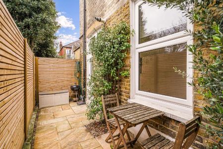 2 bedroom flat to rent - Photo 5