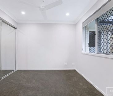 1 BEDROOM DUPLEX IN PARK VILLAGE ESTATE - Photo 3