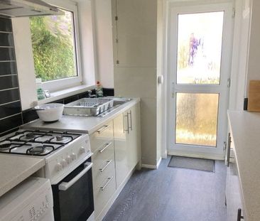 Highclere Gardens, Plymouth, PL6 - Photo 4