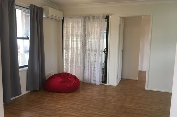 3 BEDROOM GRANNY FLAT - Photo 1