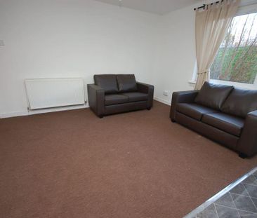4 bedroom flat share to rent - Photo 2