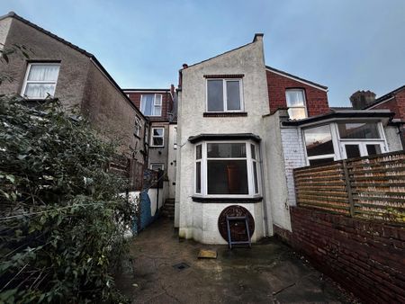 3 bedroom terraced house to rent - Photo 2