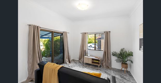 Neat and Tidy Cottage - Walk to all amenties - Photo 1