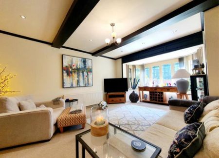 2 bedroom flat to rent - Photo 2