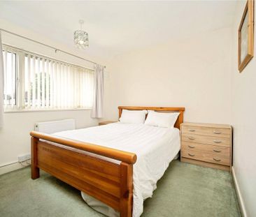 2 bedroom semi-detached house to rent - Photo 3