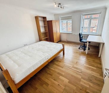 Exeter Road, Birmingham. First Floor four bedroom purpose built flat. - Photo 2