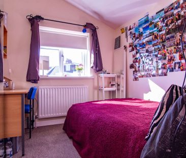 Cosy 5 bedroom house on Coburn Street - Photo 3