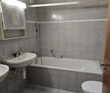 grosse 3.5-Zimmer-Dachwohnung mit eigenem Waschturm - Photo 2