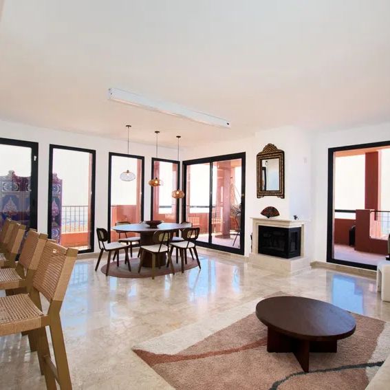 Alquiler de piso en Sitio de Calahonda - Photo 1