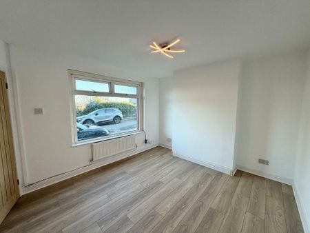 2 bedroom end of terrace house to rent - Photo 4