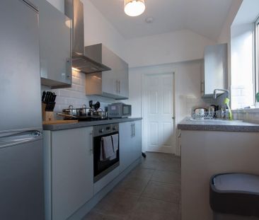 1 bedroom in a house share to rent - Photo 5