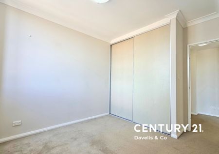 Convenient & Modern One Bedroom Apartment - Photo 3