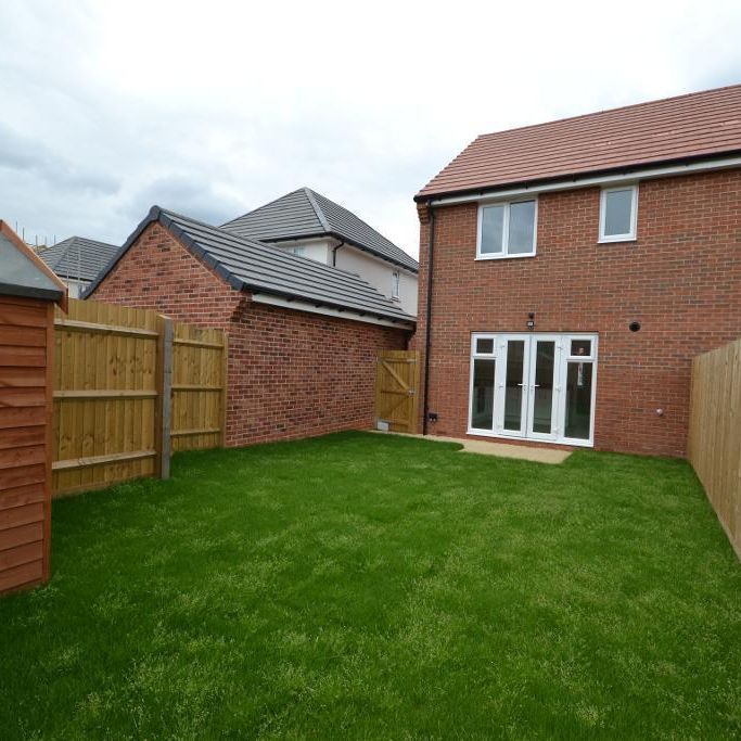 3 bedroom semi-detached house to rent - Photo 1