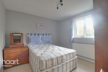 5 bedroom detached house to rent - Photo 2