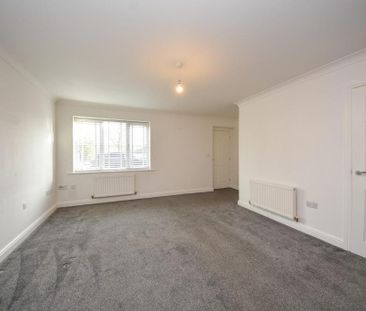 2 bedroom mews to rent - Photo 2