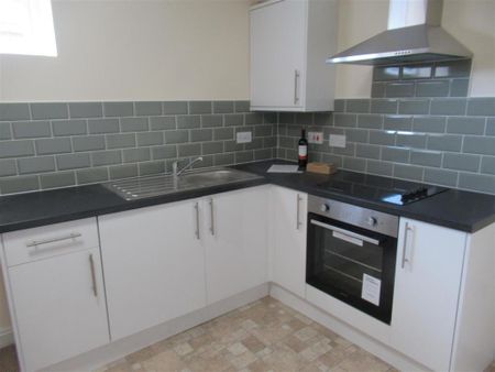 1 bedroom flat to rent - Photo 2