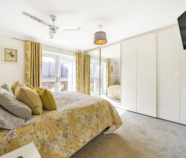 4 bedroom semi-detached bungalow to rent - Photo 3