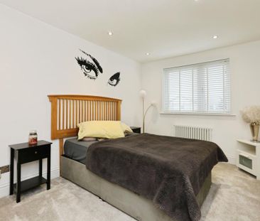 5 bedroom detached house to rent - Photo 1