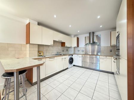 2 Bedroom Flat - Photo 5