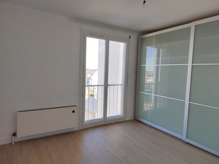 Location Appartement 4 Pièces 81 m² - Photo 3