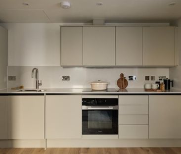 3 bedroom flat to rent - Photo 6