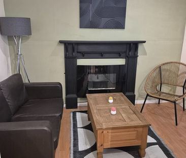 Room in a Shared House, Knepp Close, BN2 - Photo 2