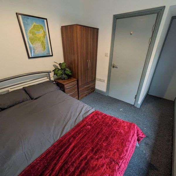 1 bedroom in a house share to rent - Photo 1