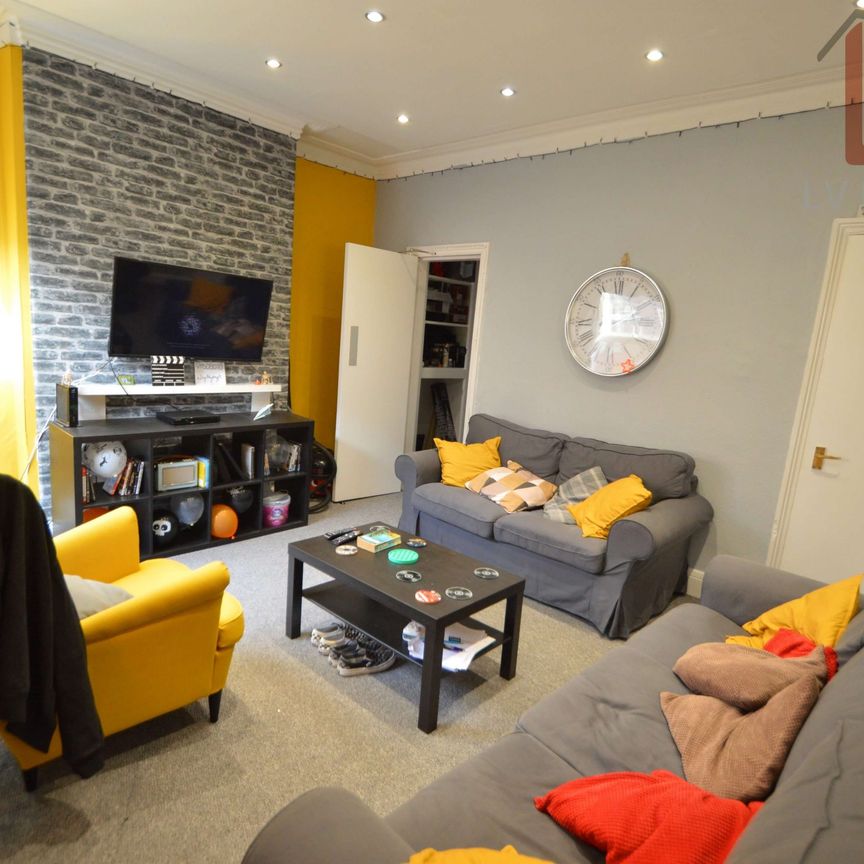 Headingley Mount - Photo 1