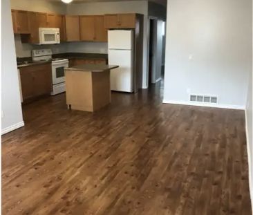 560 Toronto St — 2 Bedroom - Photo 3