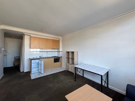 Prime 1-Bedroom Apartment in Melbourne CBD – Location, Convenience, and Style! - Photo 2