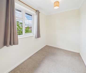 4 bedroom Detached house to rent - Photo 6