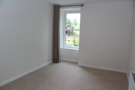 3 bedroom detached property to rent - Photo 4
