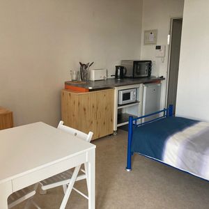 Location Appartement 1 pièce 17m² - Photo 2