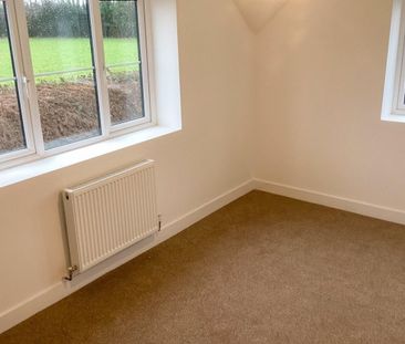 4 bed House - Detached for Rent - Photo 4