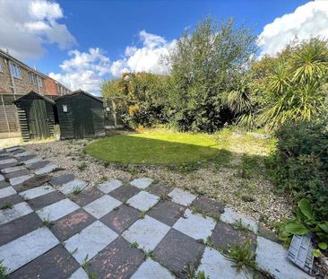 4 bedroom detached house to rent - Photo 2