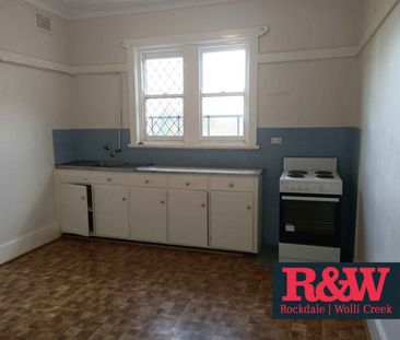 DEPOSIT TAKEN - Conveniently Located 1 Bedroom Unit - Photo 2