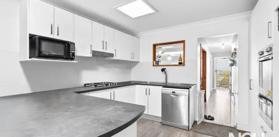 Seven Hills - Photo 2