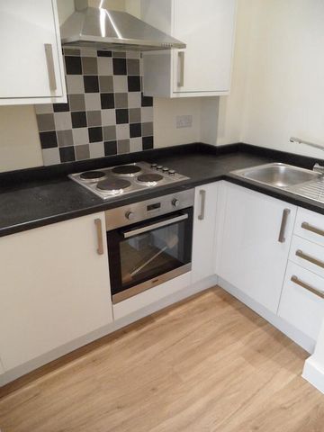 1 bedroom ground floor flat to rent - Photo 2
