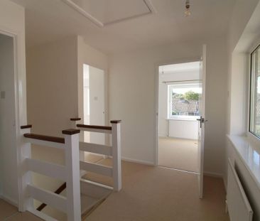 3 bedroom detached house to rent - Photo 2