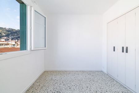 Location Appartement 3 pièces 56m² NICE 06300 - Photo 4