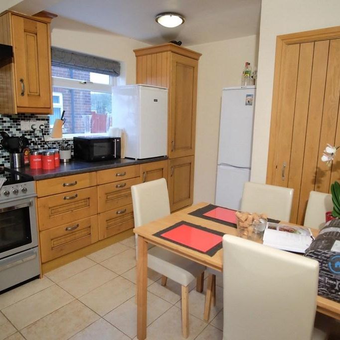 1 bedroom in a house share to rent - Photo 1