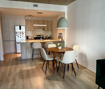 Appartement 3 1/2 au EOLIA Dix30 - Photo 2