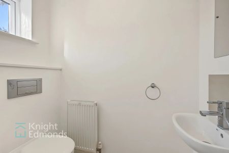 2 bed end of terrace house to rent in Olympia Way, Whitstable, CT5 - Photo 5