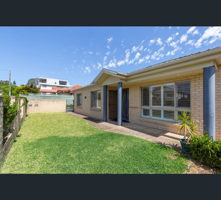 1/55 Martin Street, Warners Bay, NSW 2282 - Photo 2